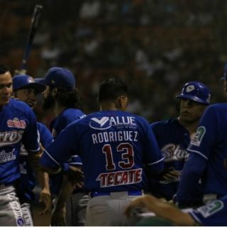 La lluvia hizo estragos en el terreno y tribuna