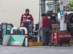 La SHCP refirió que la gasolina llegaría a un precio máximo de 13.98 por litro. EL INFORMADOR / R. Tamayo