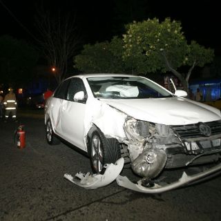 Fabricantes de autos, preocupados por muerte de adolescentes al volante