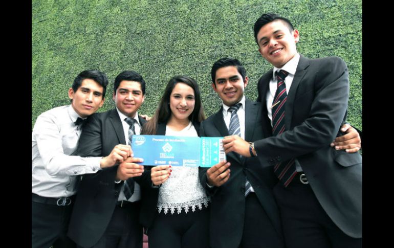 Alumnos de la UdeG, Autónoma de Guadalajara y TEC transformaron los restos de la caña en hongos comestibles. EL INFORMADOR / P. Franco