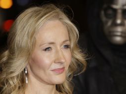 Rowling revela que escribió una historia que le gustó tanto que ahora va a terminarla. AP / ARCHIVO