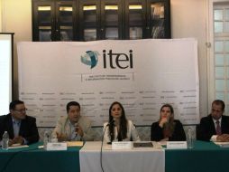 Cynthia Cantero (c) detalla que los municipios son los que presentan mayores deficiencias para cumplir en transparencia. TWITTER / @iteijalisco