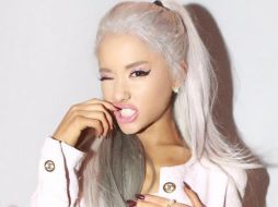Aunque el celular no golpeó a la cantante, si le causó un gran sobresalto. TWITTER / @arianagrande