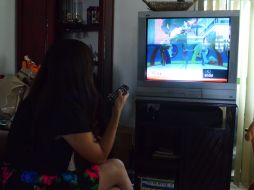 El estudio señala que un joven puede manipular varios medios de comunicación a la vez. EL INFORMADOR / ARCHIVO