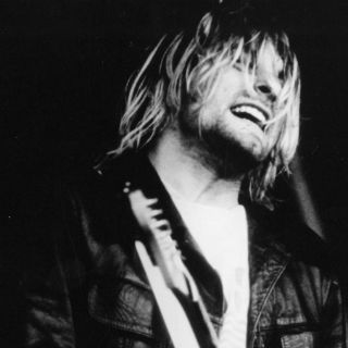 Subastarán suéter que Kurt Cobain usó en Unplugged