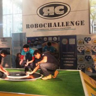 Alumnos veracruzanos triunfan en evento de robótica en Rumania