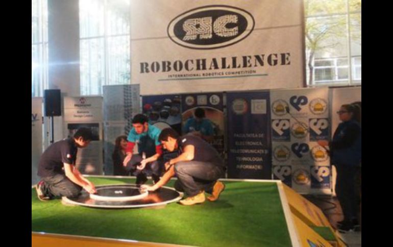 El triunfo de los jóvenes mexicanos llegó en la categoría de Humanoides. TWITTER / @gobiernover