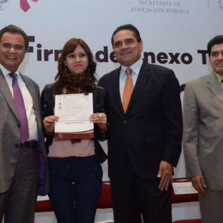 Aureoles lamenta rezago educativo en Michoacán