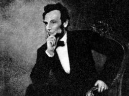 Lincoln trascribió el texto en una página en blanco del libro que según Heritage contiene más de 70 autógrafos. EL INFORMADOR / ARCHIVO