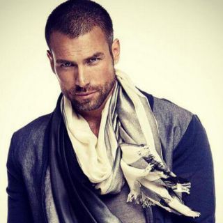 Rafael Amaya reaparece en Twitter
