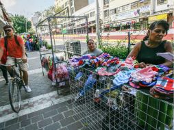 Ofrecen a los ambulantes una bolsa de trabajo en empresas, mercados, empleo temporal en el Ayuntamiento y espacios con 'restricciones'. EL INFORMADOR / A. García