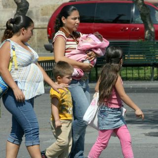 Mujeres, las que más padecen gastritis y colitis