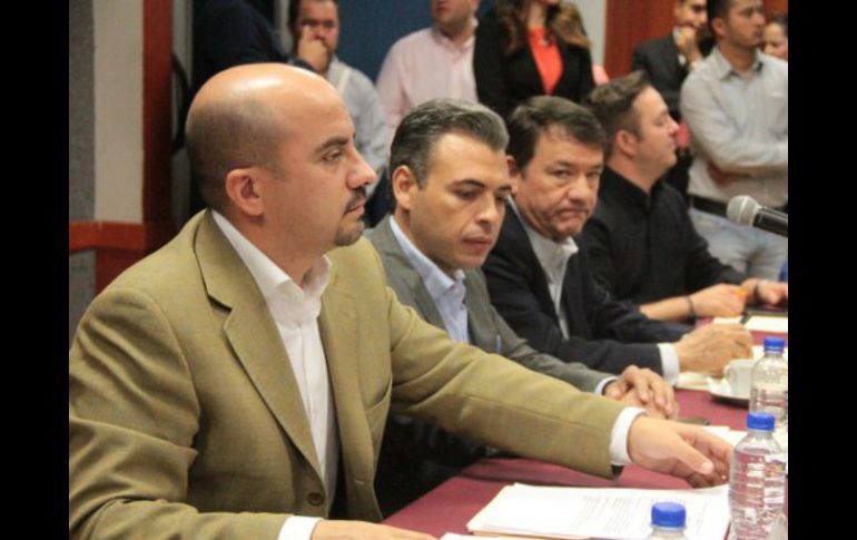 Del Toro señala que tienen reservas sobre el rubro que pretende generar endeudamientos a municipios con problemas financieros. TWITTER / @LegislativoJal