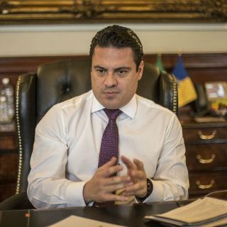 Aristóteles buscará inversiones en Japón y China