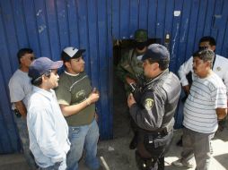 Afirmaron que vecinos de la calle impidieron el acceso al lugar de cuerpos de emergencia y medios de comunicación. NTX / ARCHIVO