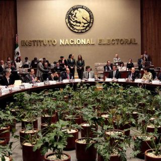 El INE arranca debate sobre registro de PT y Humanista