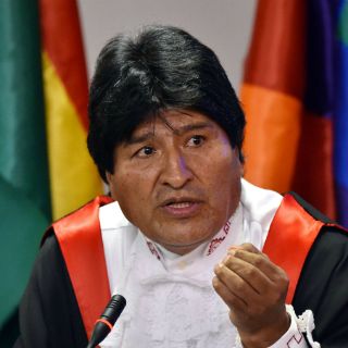 Evo Morales llega a Francia como parte de su gira por Europa