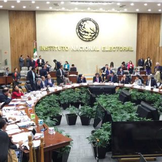 El INE avala decisión de retirar registro a PT y Humanista