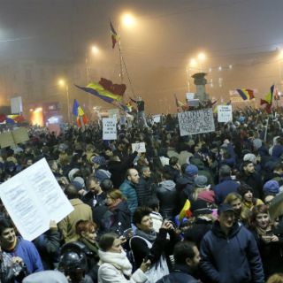 Sube a 39 cifra de fallecidos por incendio en club rumano