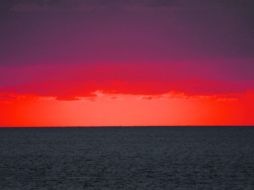 Sin palabras. Cielo rojo en la noche, del marino maravilla. Cielo rojo en la mañana, del marino pesadilla. EL INFORMADOR / P. Fernández Somellera