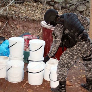 La Semar y PGR desmantelan narcolaboratorio en Sinaloa