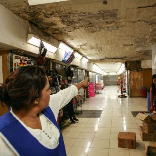 La plaza subterránea que ahuyenta clientes