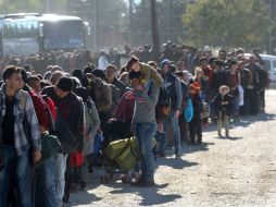 El plan de la UE consiste en trasladar 160 mil refugiados que llegan a Grecia e Italia; sólo 100 han sido reubicados. AFP / S. Mitrolidis