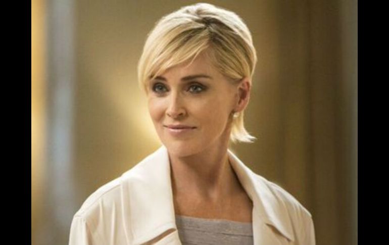 Stone señala que sigue cobrando mucho menos que un hombre y exigió que la igualdad no sea sólo para las actrices. TWITTER / @sharonstone