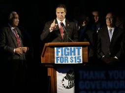 El gobernador de Nueva York Andrew Cuomo presentó la medida que comenzará de forma gradual. AP / M. Altaffer