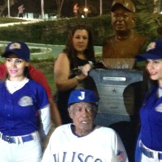 Rinden un homenaje más al 'Tribilín' Cabrera