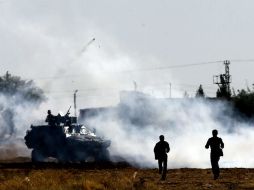 Miembros del Ejército patrullan con vehículos blindados ante los ataques. EFE / S. Suna