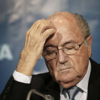 Blatter es hospitalizado por problemas de estrés