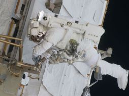 El traje se encuentra dividido en varias capas y puede pesar hasta 150 kilogramos. NTX / ARCHIVO