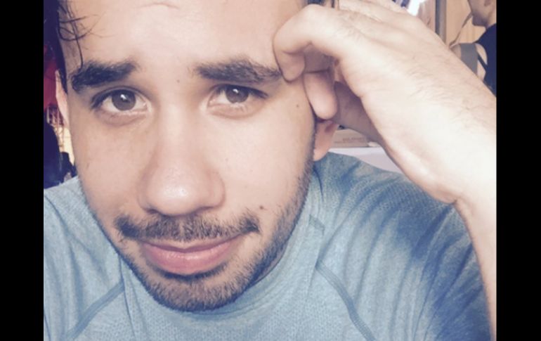 La fama que le ha dado YouTube casi termina en el recuerdo tras el incidente en un avión. TWITTER / @werevertumorro