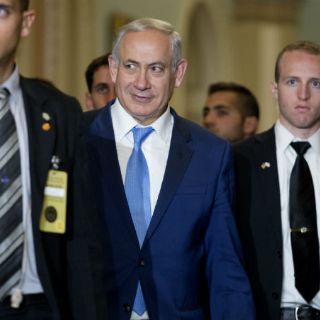 Kerry y Netanyahu buscan mejorar condiciones en Gaza