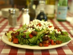 Una alimentación rica en frutas y verduras es fudamental ya que son fuente de vitaminas. EL INFORMADOR / ARCHIVO