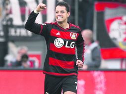 Tras su destacada actuación como ariete del Bayer Leverkusen, Javier Hernández atrae las miradas de equipos en problemas. MEXSPORT /
