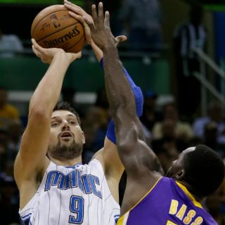 Vucevic da agónico triunfo a Orlando