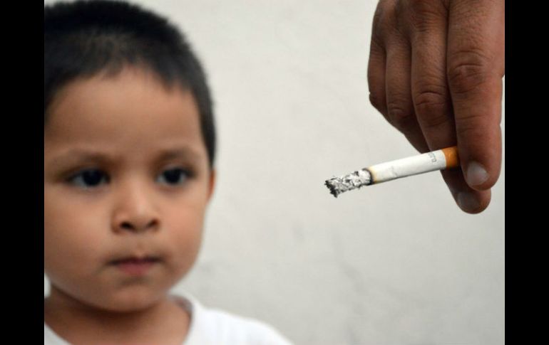 La contaminación en casa, está ligada al consumo de tabaco por parte de los padres. NTX / ARCHIVO