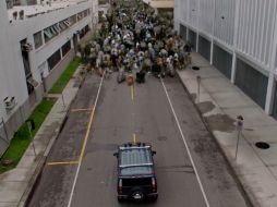 La serie planeta la interrogante ¿Qué pasaría si los animales del mundo se resbelaran contra el ser humano?. TWITTER / @zooCBS