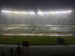 La intensa lluvia pudo haber afectado la seguridad de los jugadores y de los aficionados. AFP / J. Mabromata