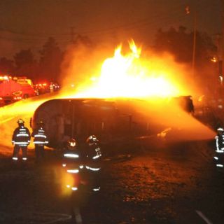 Estables, hospitalizados por explosión de pipa: Cruz Roja