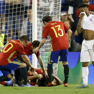 España gana a Inglaterra