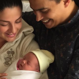 Lidia Ávila da la bienvenida a su hija