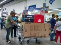 Ofertas. Uno de cada dos hogares mexicanos tiene planeado comprar algo en El Buen Fin. EL INFORMADOR / R. Tamayo