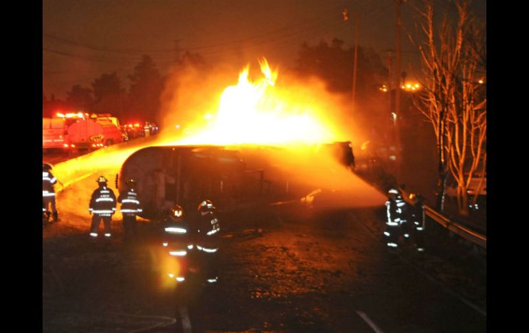 El chofer de la pipa perdió el control del vehículo y murió en la explosión. SUN / A. Martínez