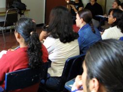 Dotaron de computadoras a cada alumno, además de visa y boleto de avión. EL INFORMADOR / ARCHIVO