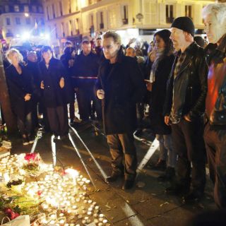 Famosos lamentan atentados terroristas en París