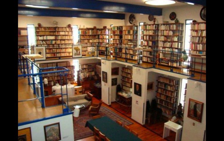 Informan que el próximo año publicarán ''Cartones de Madrid'', libro de Alfonso Reyes, para celebrar el centenario de esta gran obra. TWITTER / @AlfonsinaINBA