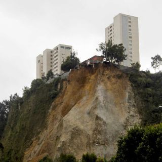 Cuajimalpa, sin presupuesto para demoler casa en Santa Fe
